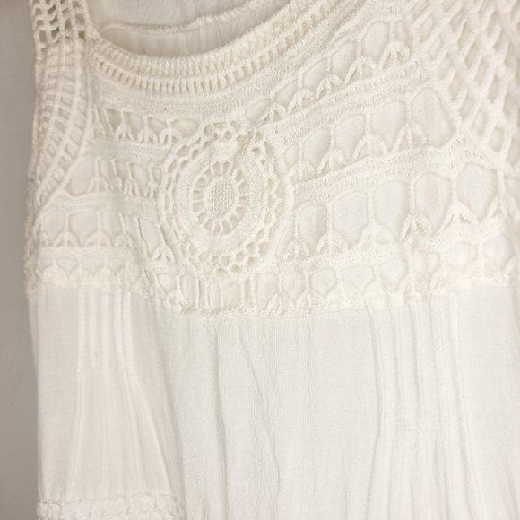 Solitaire Women White Sleeveless Blouse S Square Neck Embroidered detail! - Picture 5 of 6
